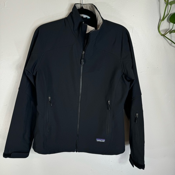 Patagonia women's black jackets small zip up zipper pockets soft shell - Picture 1 of 12